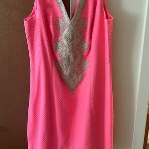 Size 10. No alterations form fitting and super flattering. Doesn’t fit me.